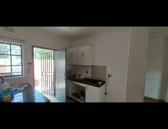 5 BEDROOM HOUSE FOR SALE IN SIMMERFIELD